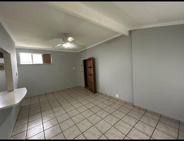 2 BEDROOM FLAT TO LET IN THREE RIVERS